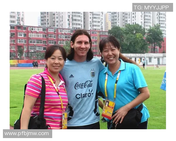 如何在活动中与足球明星合影并留下难忘的瞬间技巧分享