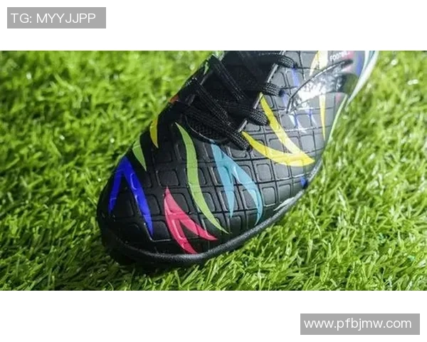 足球明星倾情推荐tf足球鞋助力赛场表现提升与风格彰显 足球明星倾情推荐tf足球鞋助力赛场表现提升与风格彰显