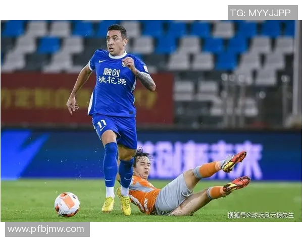 重庆足球队以54分领跑世锦赛积分榜展现强劲实力 重庆足球队以54分领跑世锦赛积分榜展现强劲实力